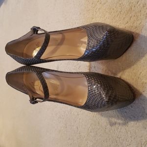 Christian Louboutin size 40 color gray snake skin leather 100% Authentic